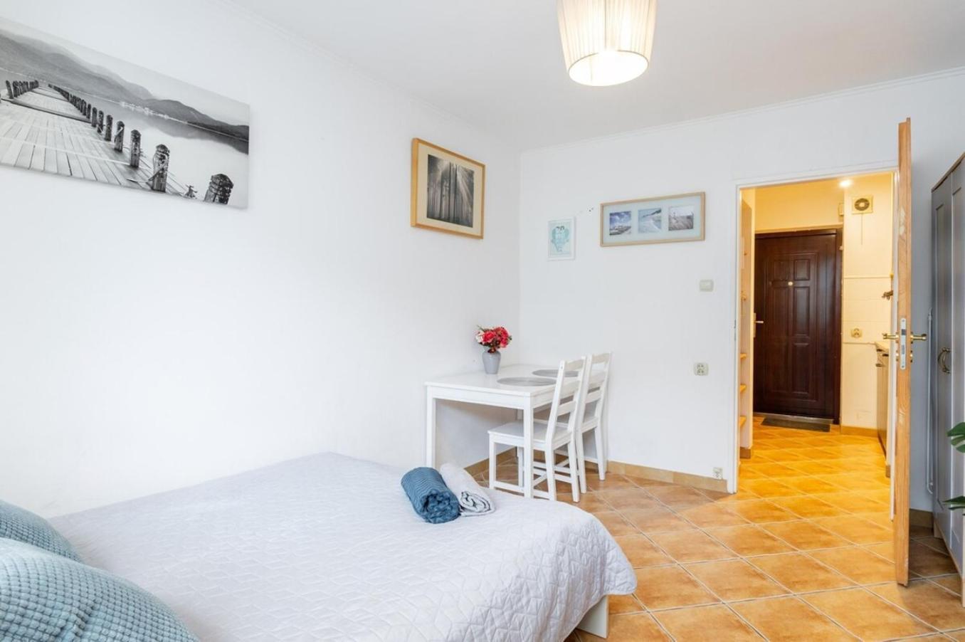 Cinnamon Apartment Metro Swietokrzyska Варшава Экстерьер фото