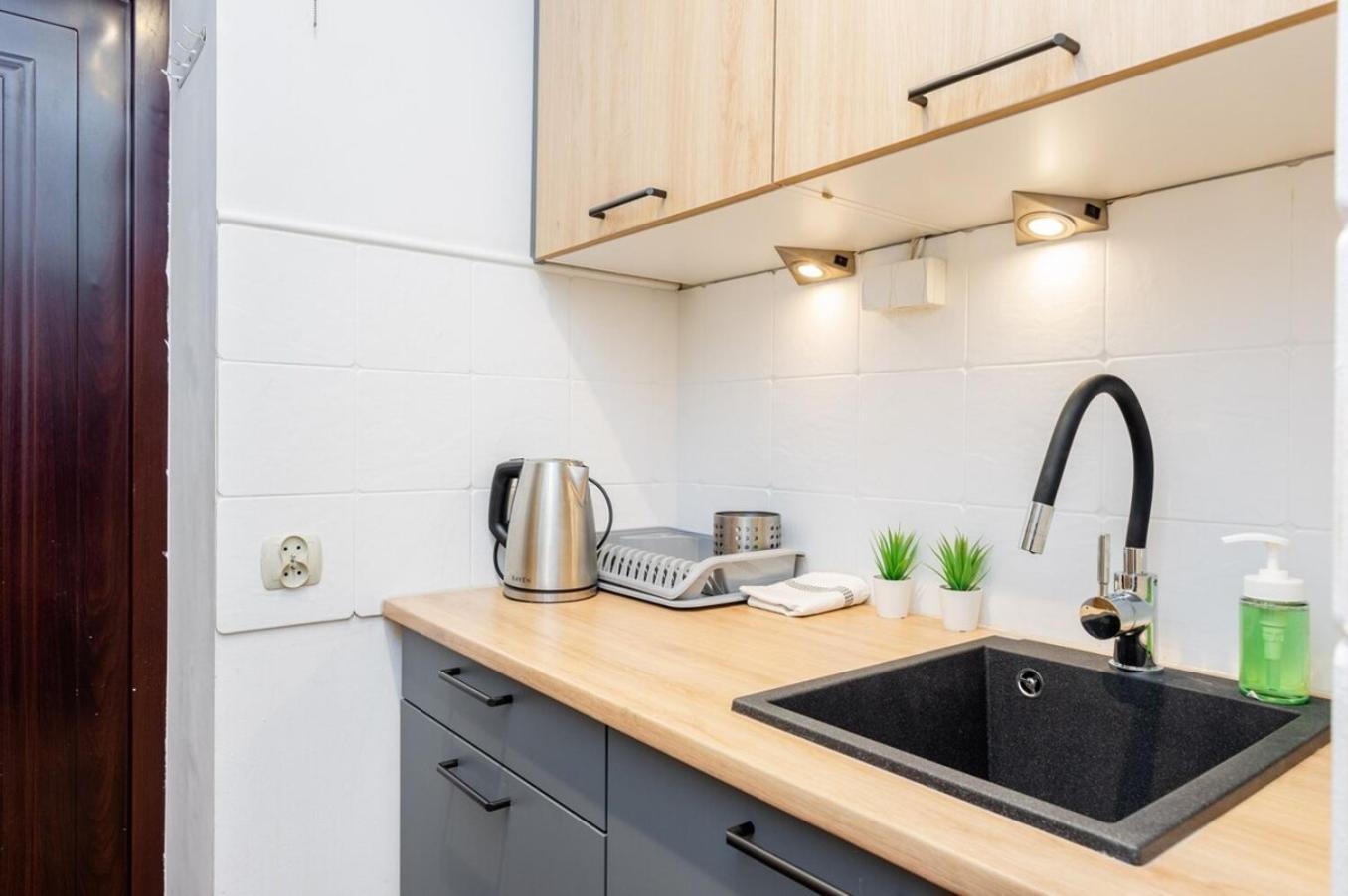 Cinnamon Apartment Metro Swietokrzyska Варшава Экстерьер фото